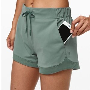 Lululemon sunsetting shorts